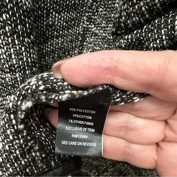 Torrid Sz 4 Cardigan/Jacket. EUC - Picture 4 of 5